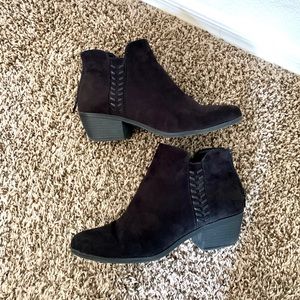 💥Last chance! Just Fab Black Suede Ankle Booties